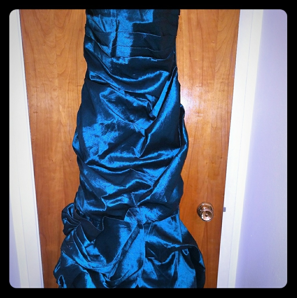 Mayqueen Turquoise Mermaid Evening gown Size 14